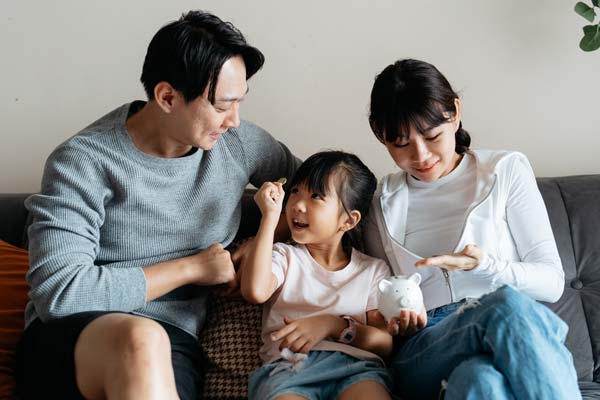 ปลูกฝังเรื่องเงินให้ลูกวันนี้  สร้างรากฐานการเงินดี สู่อนาคต