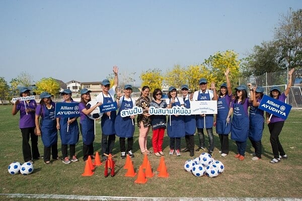 อลิอันซ์ อยุธยา สานฝันปันสนามฟุตบอลให้น้องแห่งที่ 2 พิษณุโลก-5