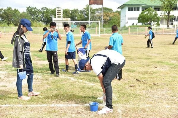 อลิอันซ์ อยุธยา สานฝันปันสนามฟุตบอลให้น้องแห่งที่ 6 อ่างทอง4