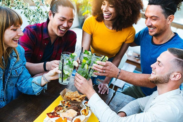 รู้ก่อนซื้อ การสร้างความสัมพันธ์นอกเหนือจากเรื่องงานเป็นสิ่งสำคัญ