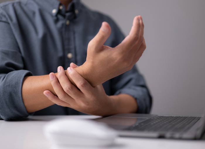 รู้ก่อนซื้อ ประกันสุขภาพ สำหรับ Office Syndrome