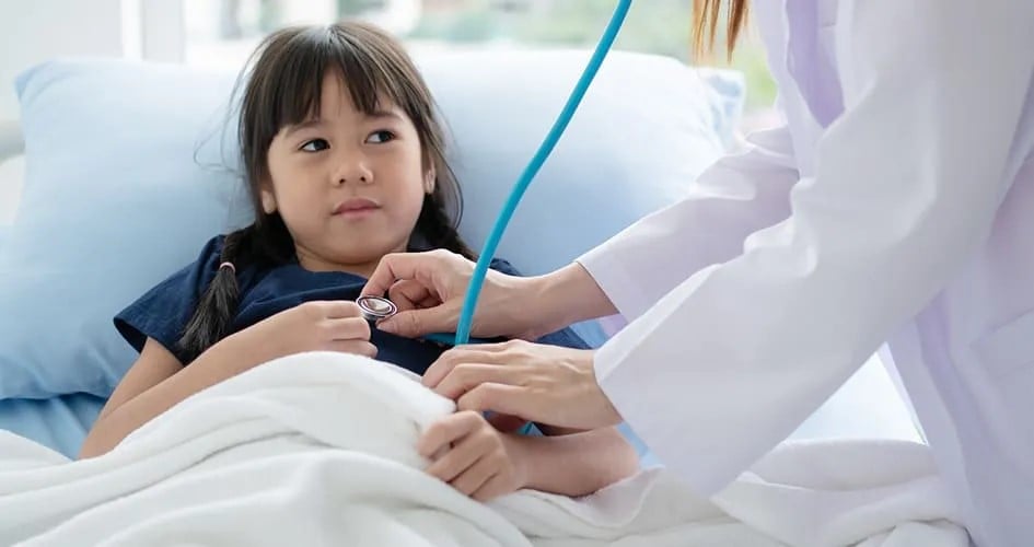 รู้ก่อนซื้อ เลือกทำประกันสุขภาพเด็กแบบไหนให้ลูกถึงจะดี