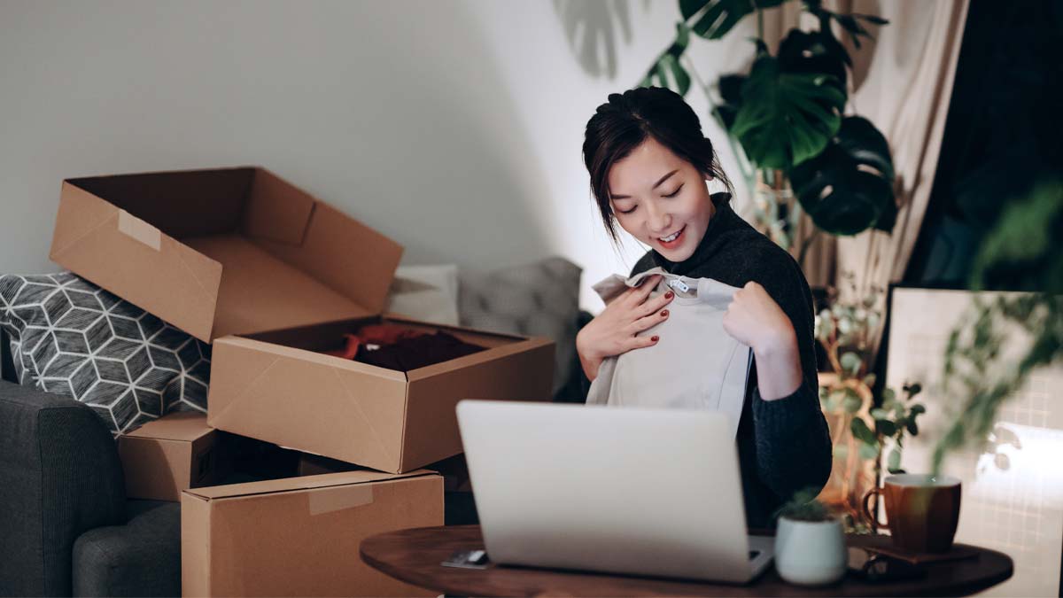 นักช้อปออนไลน์ยุคใหม่ ช้อปความสุขวันนี้ พร้อมช้อปความมั่นคงเพื่อวันหน้า